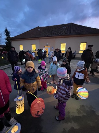 f0a3d2fa-0dc4-4880-b9ab-dc29d6e5a1e4