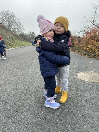 ff2c21b2-2334-4239-bfdf-d66541925c5a