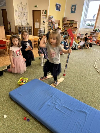 b5dbb6ad-0b3a-4c54-a769-6d3da54472e9