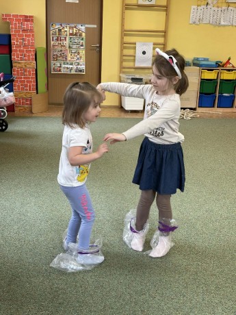 cbb17a64-97e7-422c-bf7b-3f2b3264786f