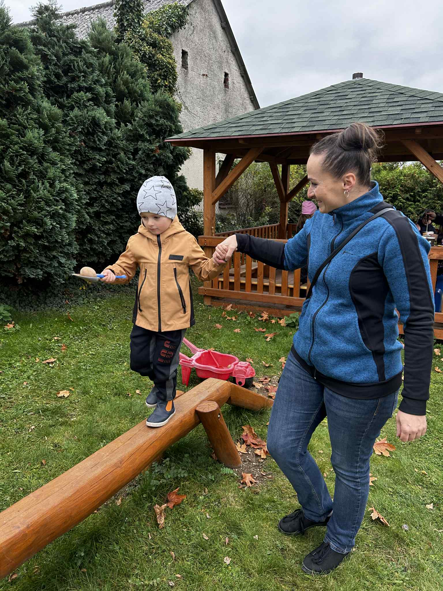 4eeacf8b-f495-4245-a5e2-a5c5b62cc60c